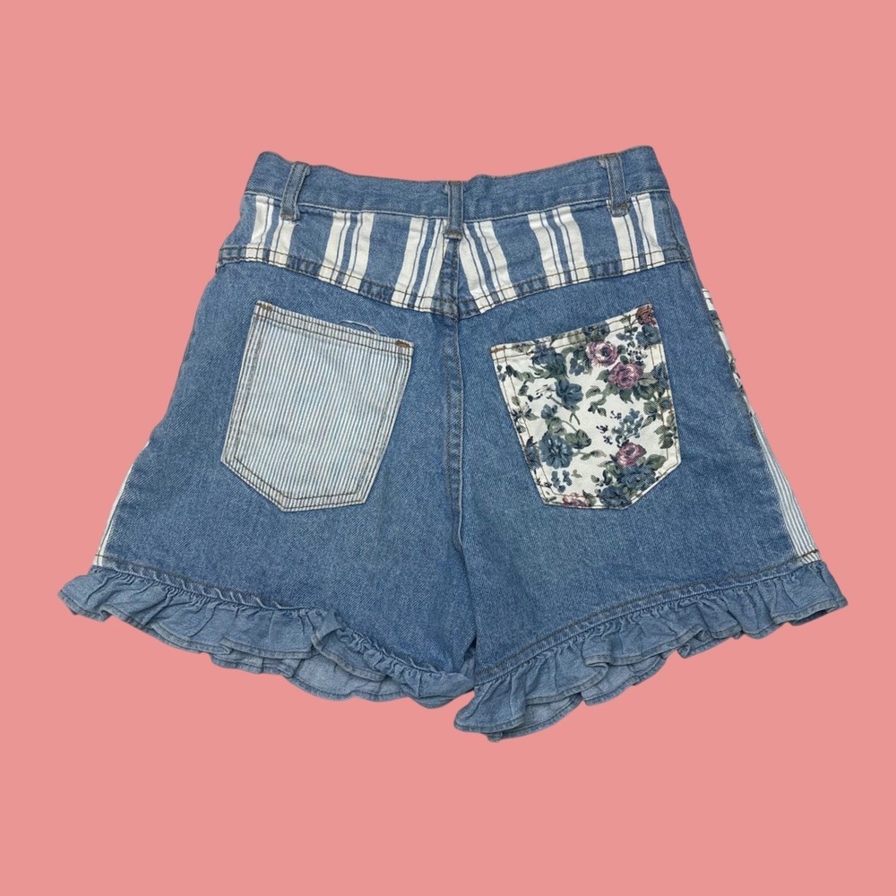 Vintage Squeeze Patchwork Floral Ruffle Denim Shorts Light Wash RJ8021 Size 14